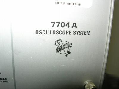 Tektronix 7704A oscilloscope w/ 7A29, 7A19, 7D14, 7B53A
