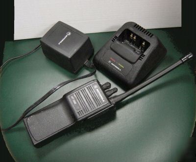 Motorola HT1000, vhf, 16 channel radio, ht-1000 