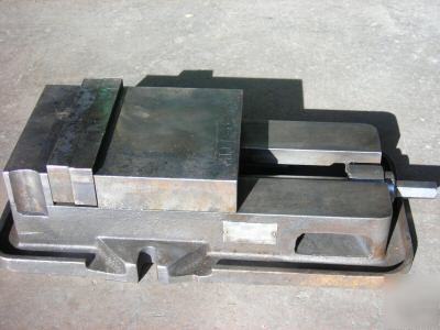 Used kurt anglock milling machine vise 8'' D800000842