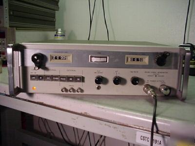 Hp 8614A signal generator 800-2400 mhz excellent 