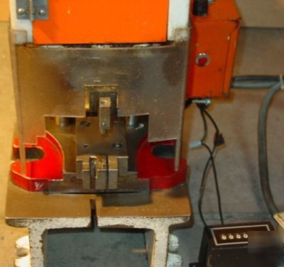 Benchmaster / molex 3BF 3-ton automatic press crimper