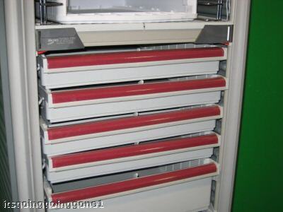 Metromax rolling cabinet 8-drawers 67.5