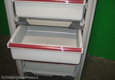 Metromax rolling cabinet 8-drawers 67.5