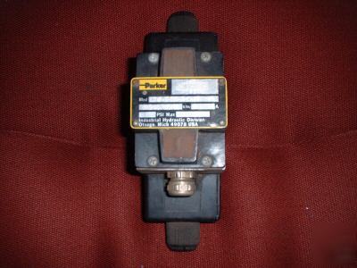 Parker hydraulic valve D3W-4-C15-v-y-23