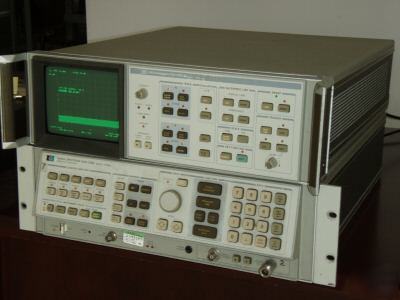 Hp / agilent 8568A spectrum analyzer and display