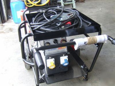 Petrol 13 hp honda welder / generator 200 amp dc