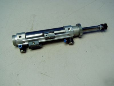 Festo pneumatic cylinder m/n: dsw-40-80-ppva b