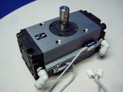 Smc rotary actuator m/n: CDRA1BS80-100C - used