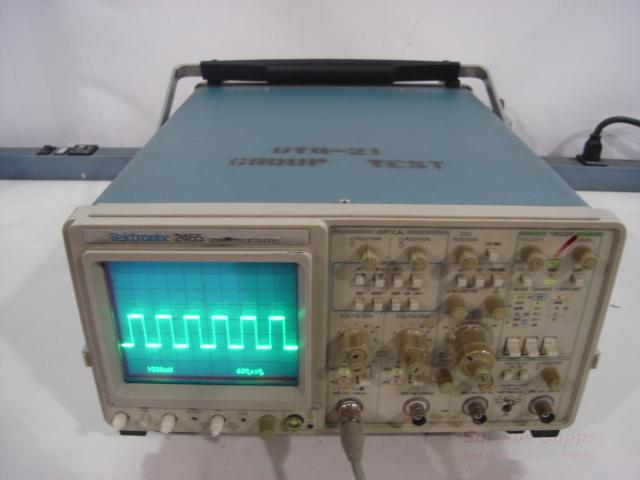 Tektronix 2465 300 mhz 4 ch oscilloscope