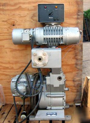 Heraeus DK20 vacuum pump set
