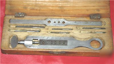Vintage boxed set of taps and dies (whitworth)
