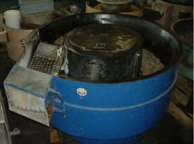 Used ST20 vibratory deburring machine