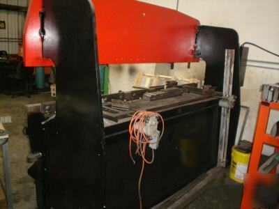 Promecam / amada hydraulic press brake, 8 foot 38 ton