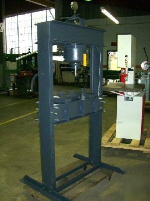 New 50 ton dake hand-operated hydraulic press, (20857)