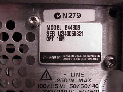 Agilent E4430B esg - d series signal generator opt 1EM