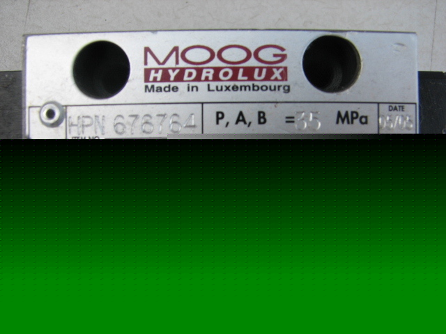 Moog hydrolux directional valve