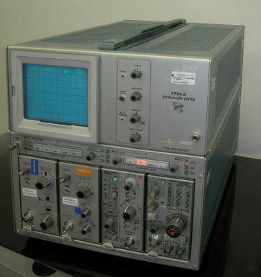 Tektronix 7704A oscilloscope w/ 7A29, 7A19, 7D14, 7B53A