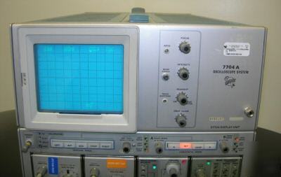 Tektronix 7704A oscilloscope w/ 7A29, 7A19, 7D14, 7B53A