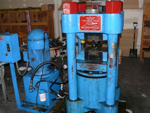 500 ton - 4 post rigging press - runs good