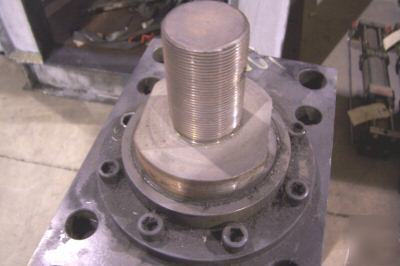 Schrader bellows cylinder 4 inch rod, 6 inch bore