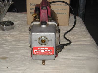 Robinair vacumaster vacuum pump