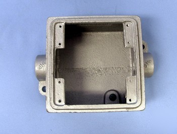 Cast outlet box 