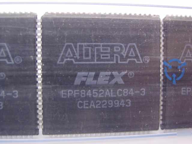 Altera EDF8452ALC84-3 programmable logic array