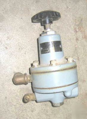 Pneumatic nullmatic pressure regulator model 40-100