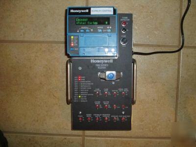 Honeywell RM7823 a 1016 burner controller