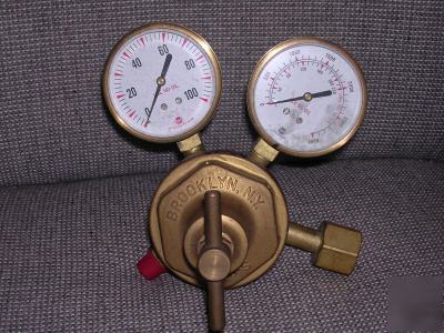 Larges-s company heavy duty gas regulator (needs work)