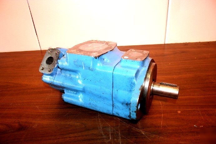 Vickers vane pump benchmark 3525V30A14 1AA22 #6203 wh
