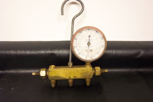 Yellow jacket flutterless manifold