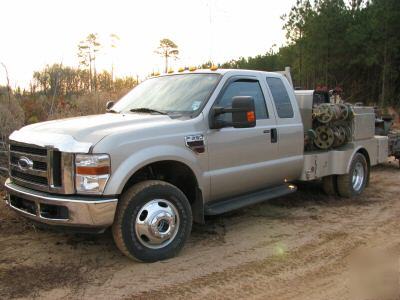 2008 ford 4X4 custom built welding truck