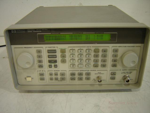 Hp 8648A 100KHZ-1000MHZ signal generator opt 1EP