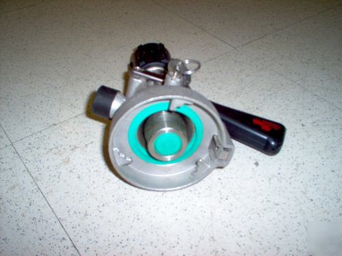 Micro-matic chemical coupler valve