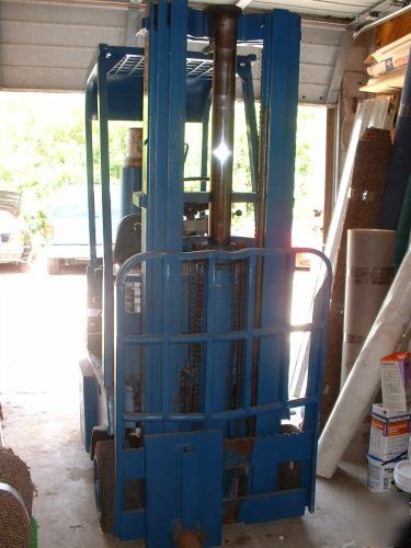 Clark L20 forklift