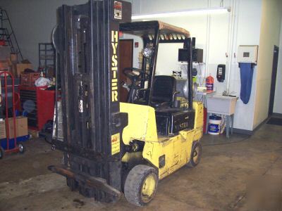 Forklift hyster 6000LB quad mast cushion tires runs