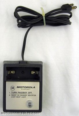 Lot motorola pager & battery charger pageboy radio