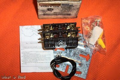 New honeywell R4243B 1038 contactor R4243B1038 