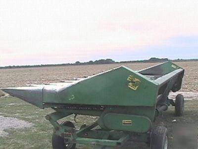 John deere 843 corn head