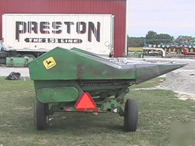 John deere 843 corn head