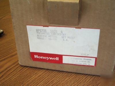 Honeywell HP970B pneumatic humidistat/thermostat