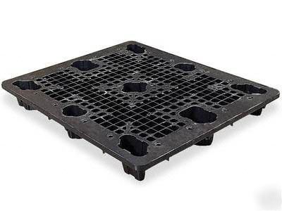 Industrial plastic pallet 48 x 40