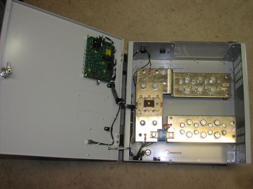 Telecom / solar battery disconnect panel