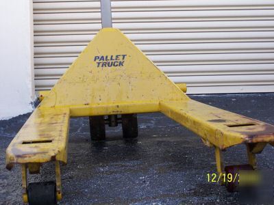 Pallet jack used 2500 kg 5500 lbs capacity