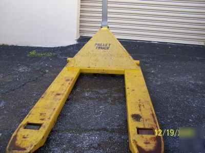 Pallet jack used 2500 kg 5500 lbs capacity