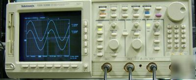 Tektronix tds 520B TDS520B digital scope, certified