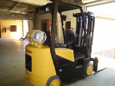 2003 daewoo forklift, 5000LB capacity