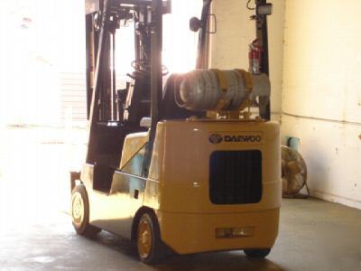 2003 daewoo forklift, 5000LB capacity