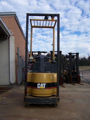 2002 caterpillar pallet jack 6,000 lb cap 24 volt